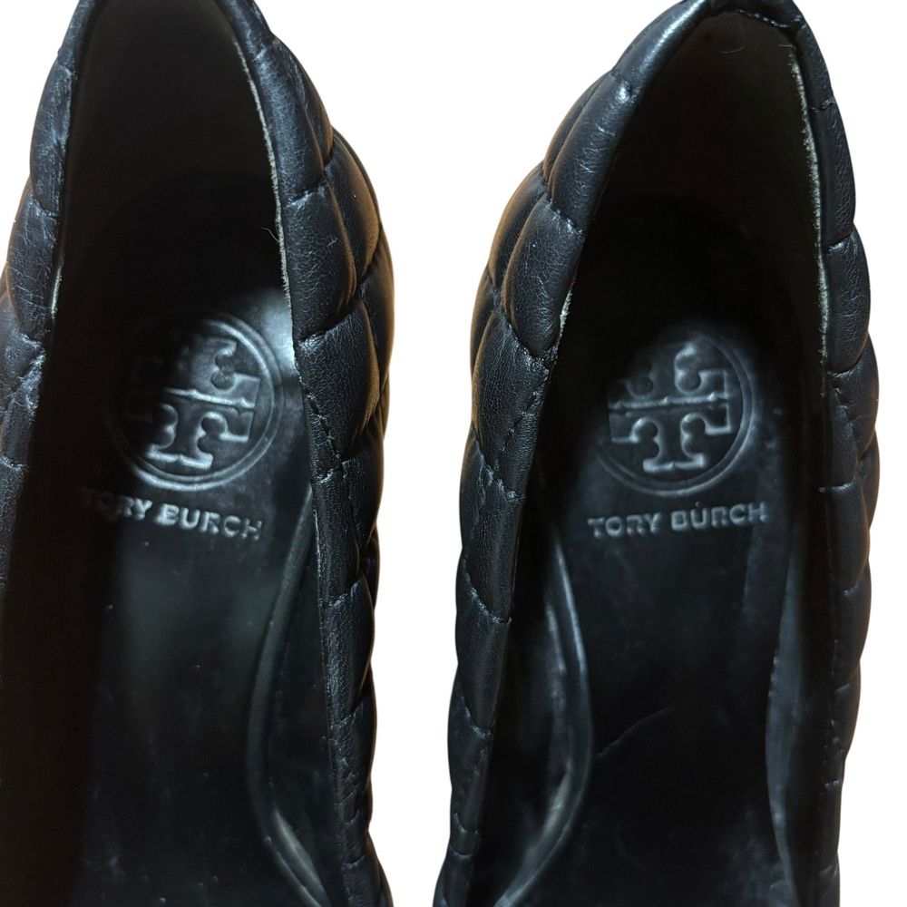 Tory Burch Kaitlin Wedge in Black and Gold- Size 7 - Picture 8 of 8